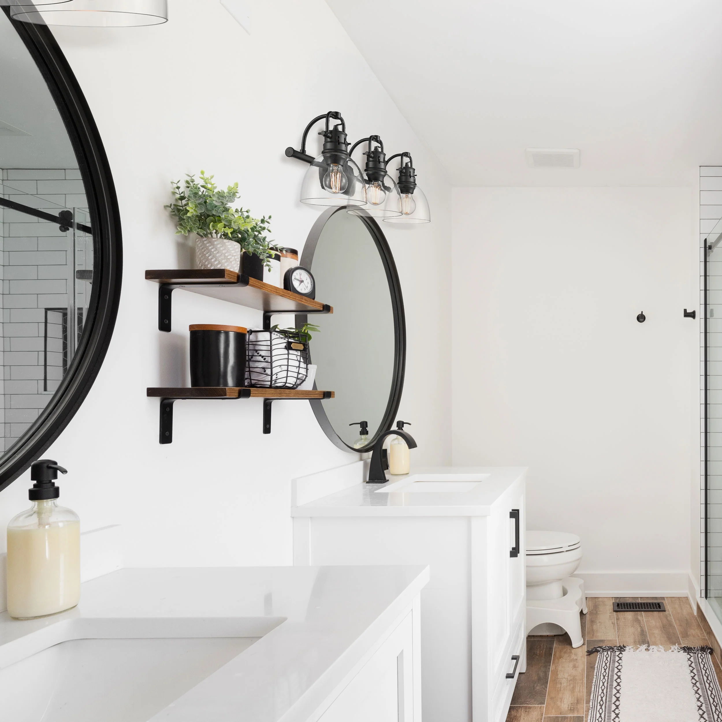 Duncan 3-light Vanity in Matte Black and Clear Glass - Image 5