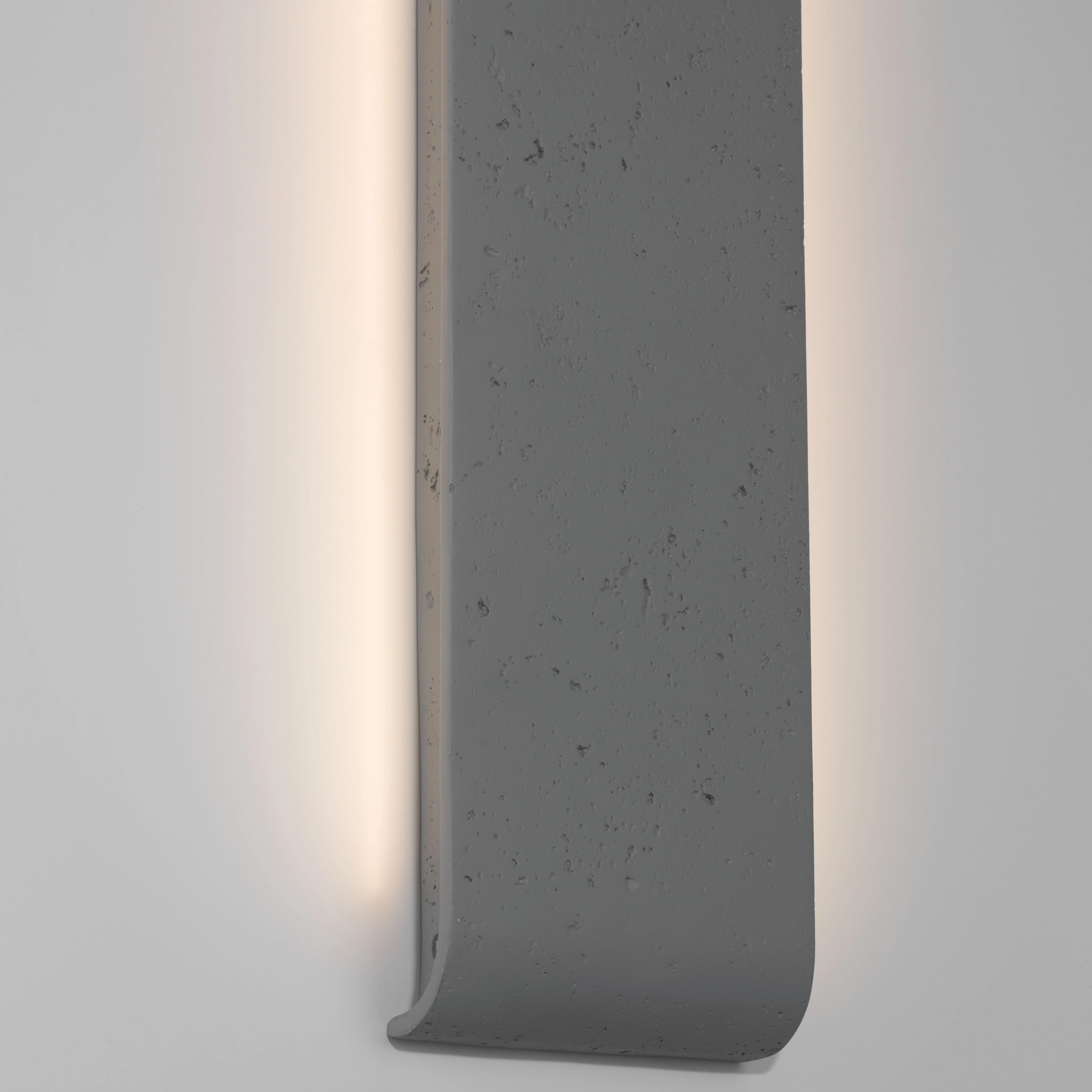 Stela Integrated LED 24in Outdoor Wall in Gray Travertine - Image 7